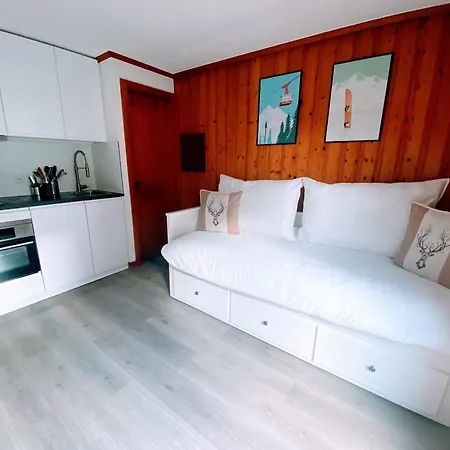 Jay - - Fully Equipped - Free Parking Apartment *